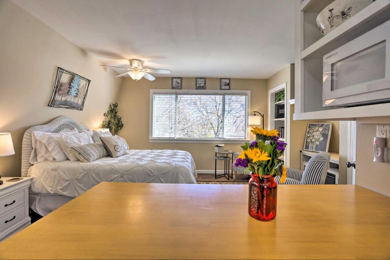Lake Arrowhead Studio With Private Hot Tub! エクステリア 写真