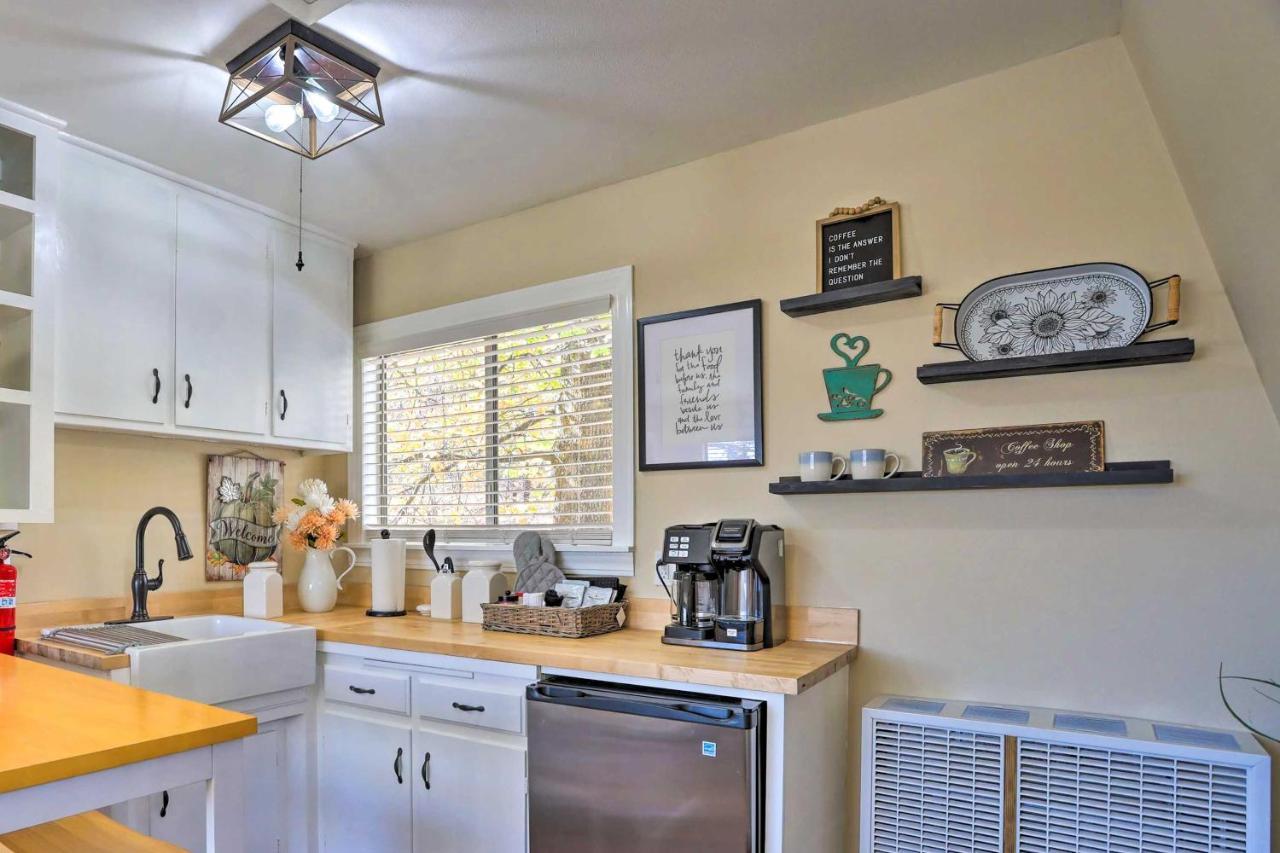 Lake Arrowhead Studio With Private Hot Tub! エクステリア 写真