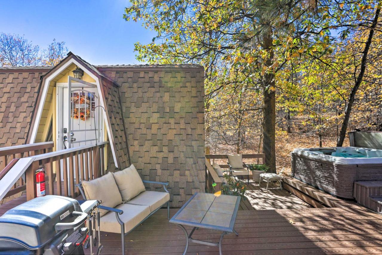 Lake Arrowhead Studio With Private Hot Tub! エクステリア 写真