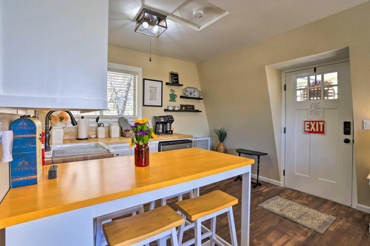 Lake Arrowhead Studio With Private Hot Tub! エクステリア 写真