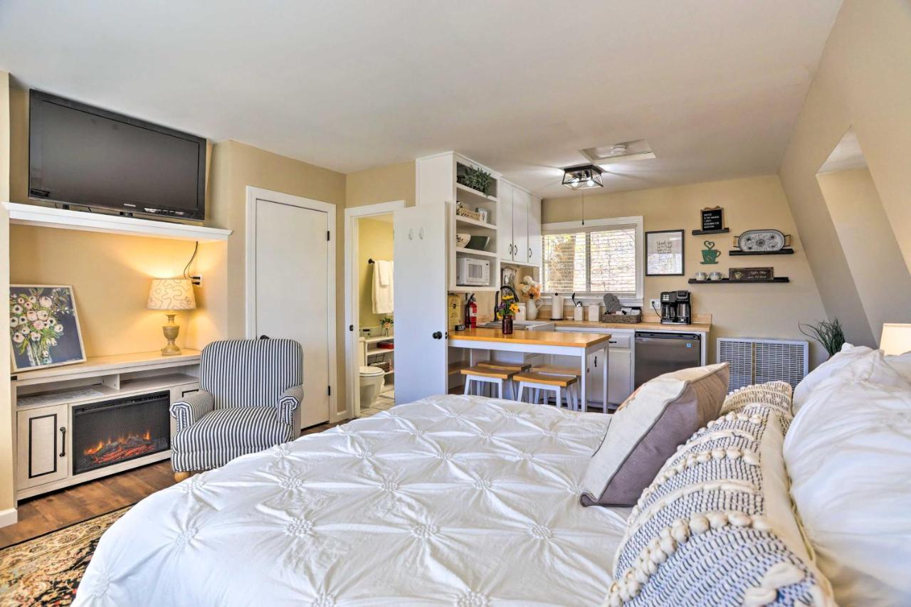 Lake Arrowhead Studio With Private Hot Tub! エクステリア 写真